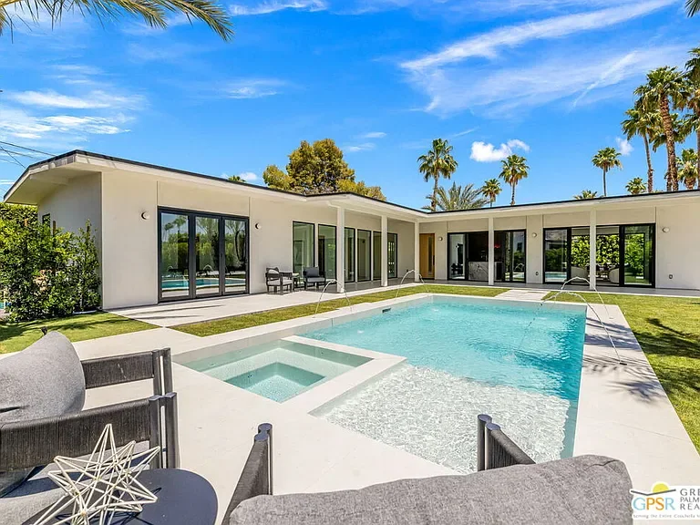 Amado: pool and spa with garden-facing rooms
