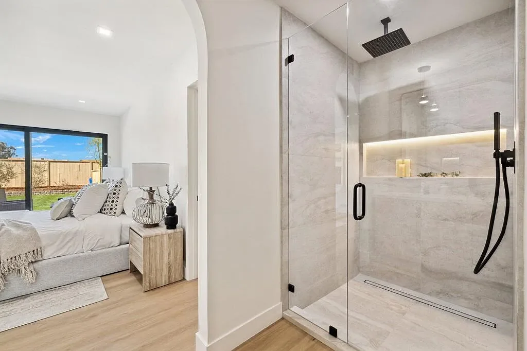 Vista Grande: bathroom with a glass shower enclosure