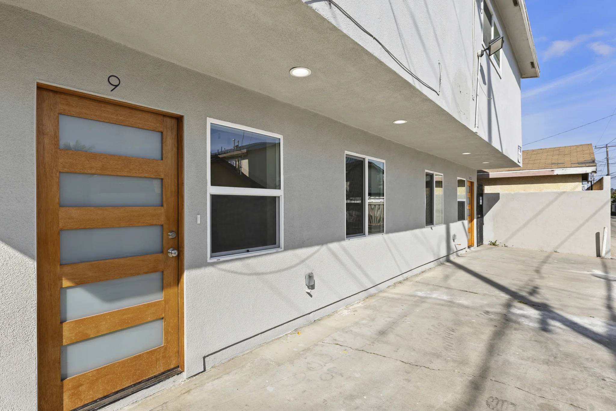 Walnut: exterior walkway connecting the entries