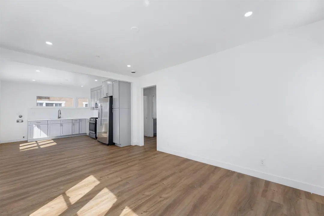 Cimarron: open room beside kitchen and glazed door