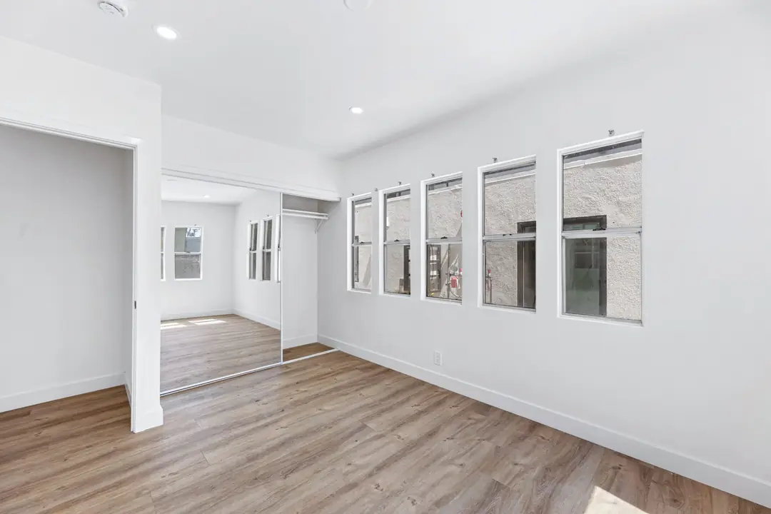Cimarron: bright room with a row of windows