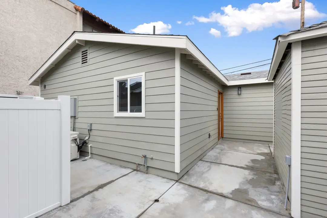 Colorado: gabled exterior from paved court