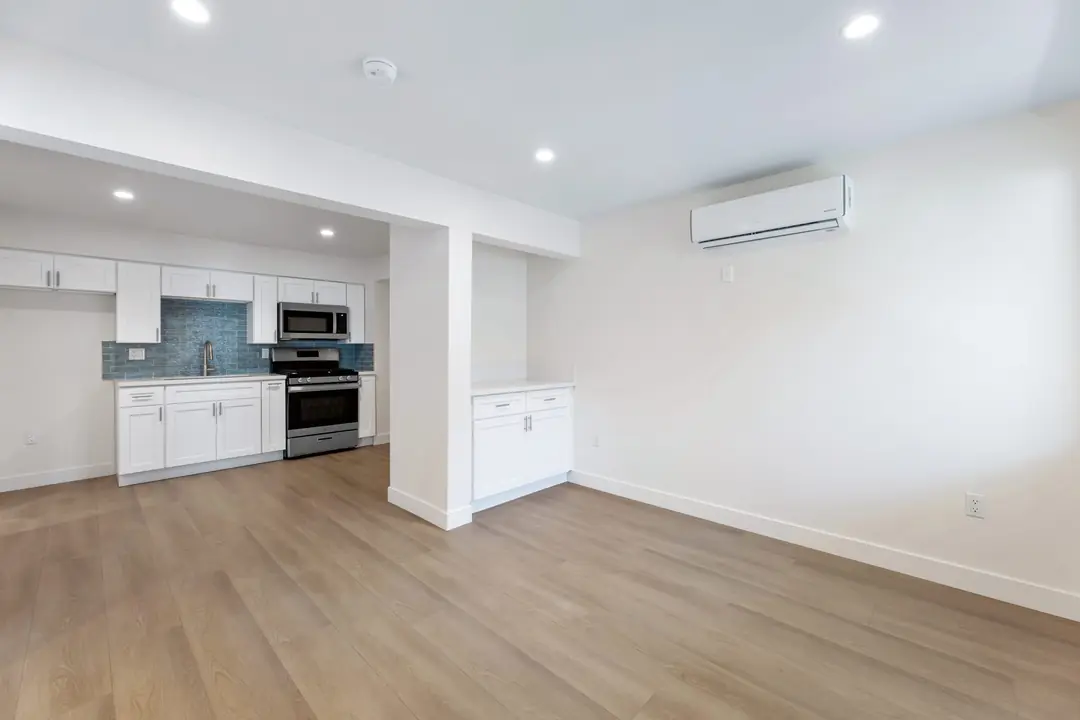Linden: open living area beside compact kitchen