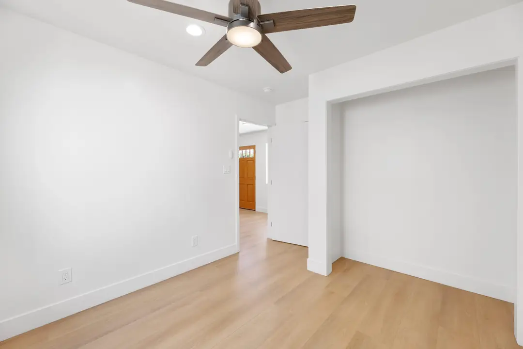 Magnolia: room with ceiling fan