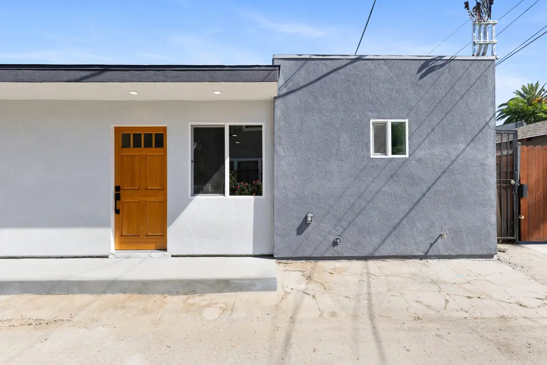 Magnolia: front elevation from paved court