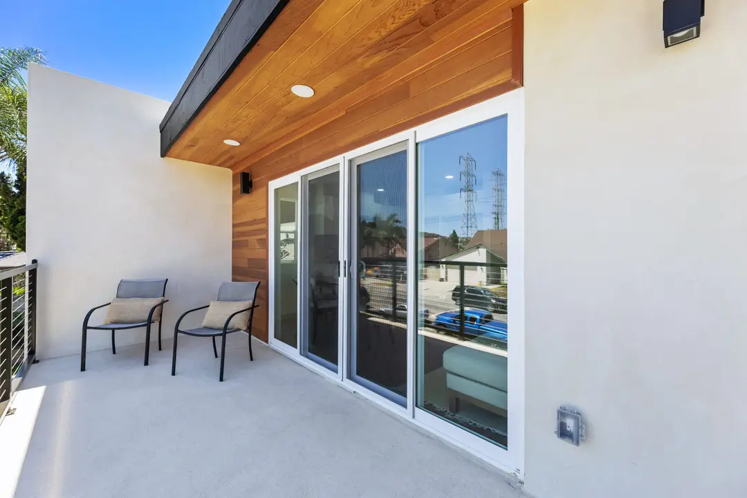 Paso Verde: balcony and sliding glass doors